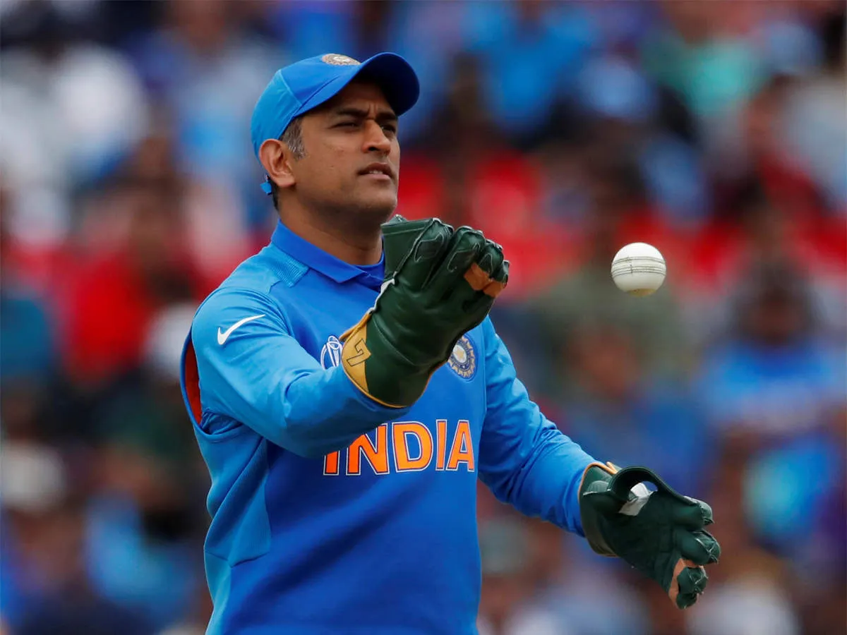 dhoni angry
