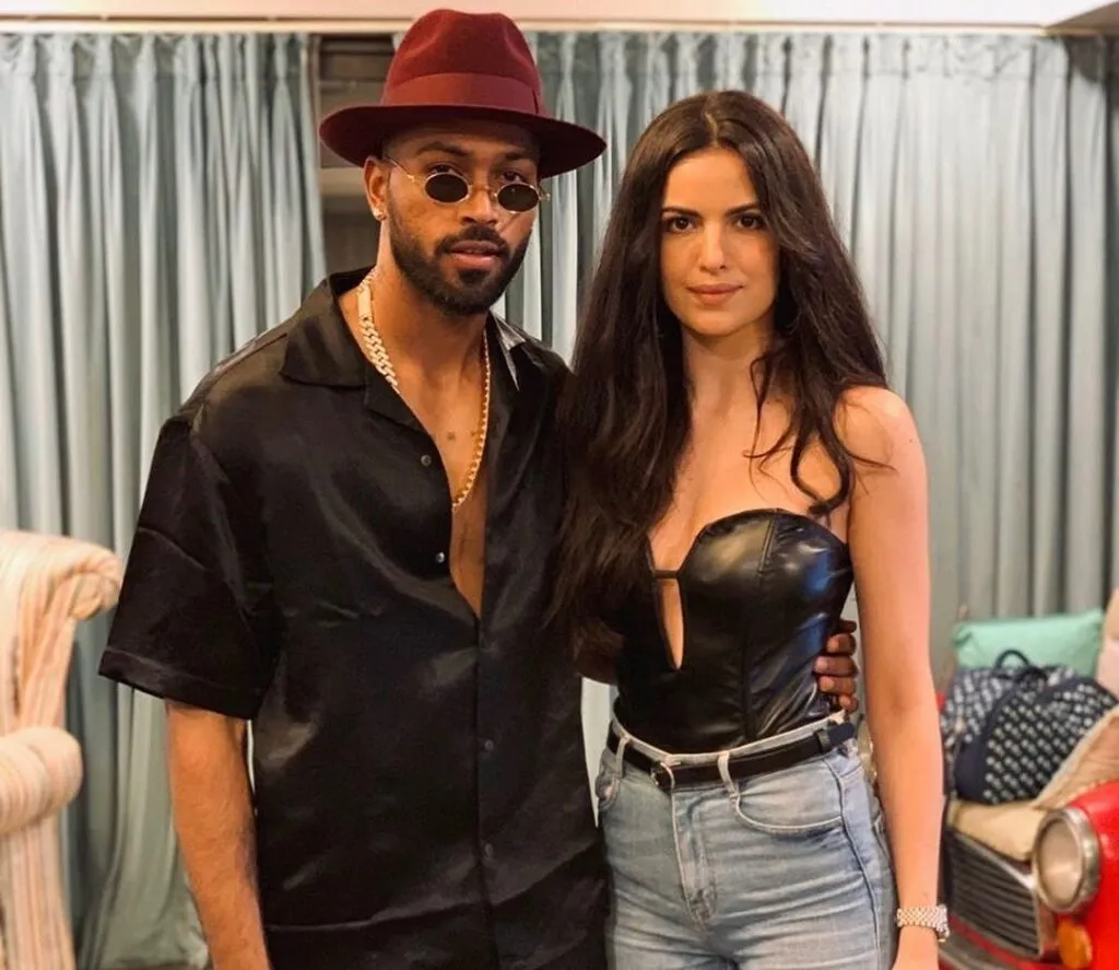 3 Indian cricketers who married girls older than them