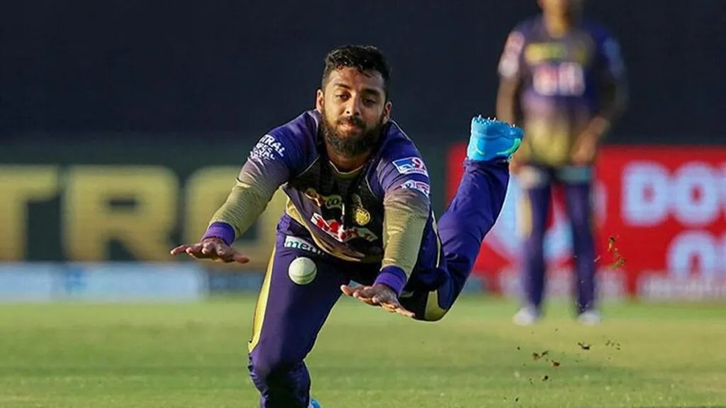 T20 World Cup 2021: सुरेश रैना ने बुमराह या शमी को नहीं बल्कि Varun Chakravarthy को बताया मुख्य गेंदबाज