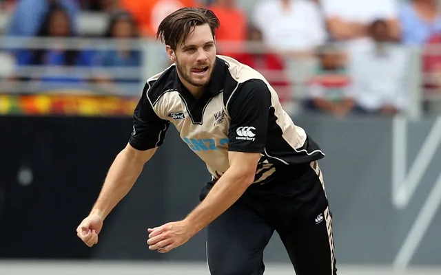 Mitchell-McClenaghan हाल में New Zealand की टीम, पाकिस्तान के दौरे पर गई थी, लेकिन किसी कारण उसने इस दौरे को बीच में ही रद्द कर दिया।