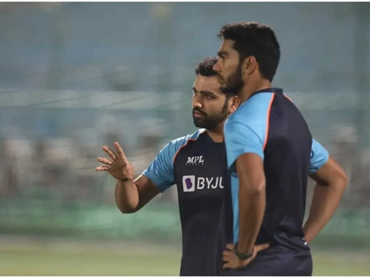 Venkatesh Iyer-avesh khan 