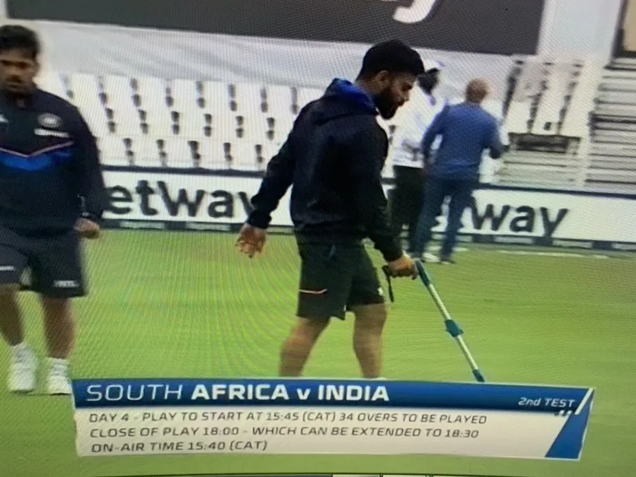 Virat Kohli helps Africa groundsman on the 4t day