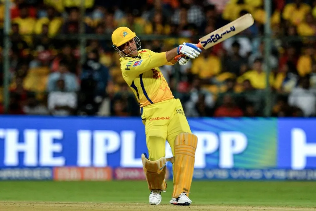  Ms Dhoni six 