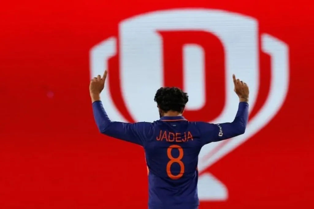 Ravindra Jadeja dismissed Gunathilaka