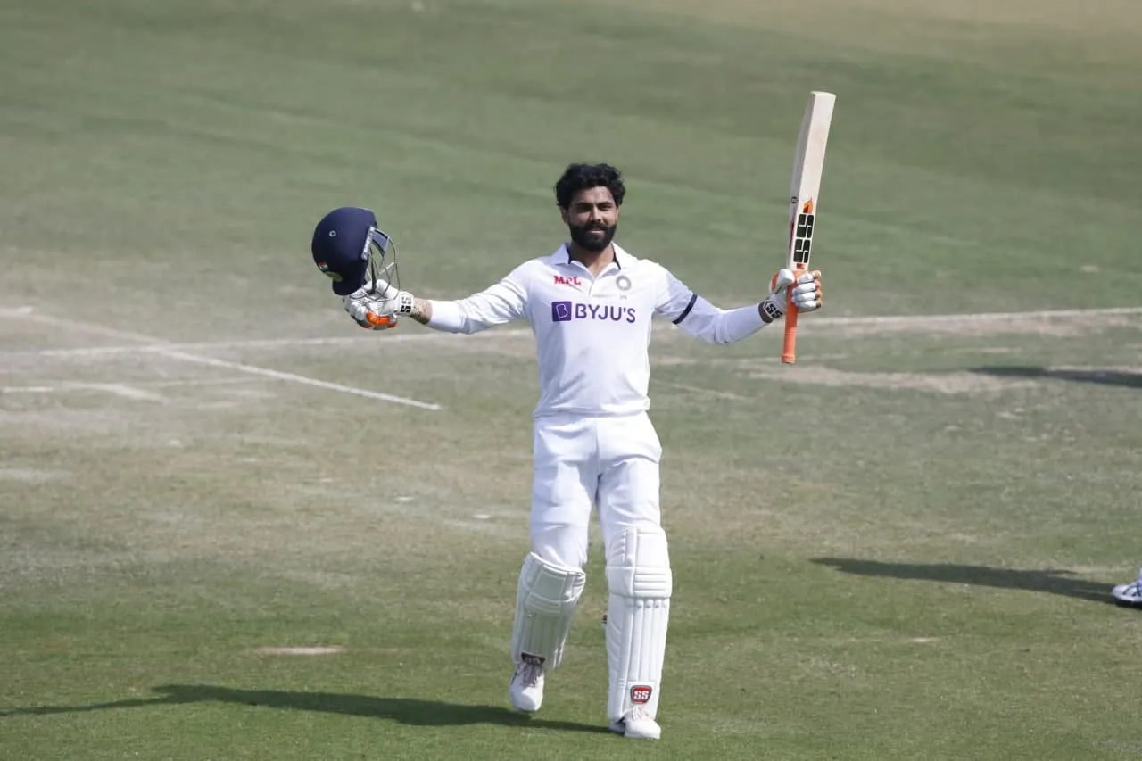 Ravindra Jadeja Score 150 and Trend On Twitter