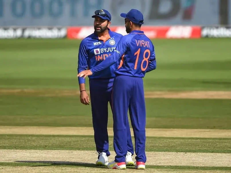 virat kohli helping field setting with rohit