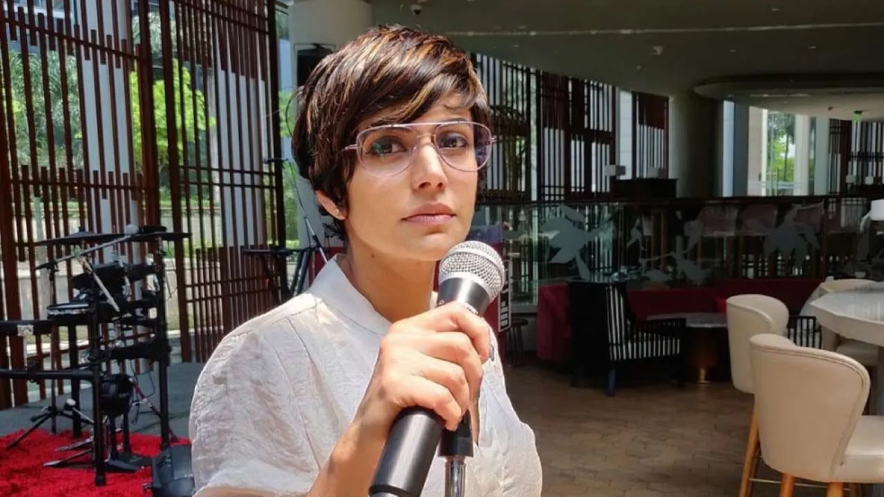  Mandira Bedi Blamed Cricketers