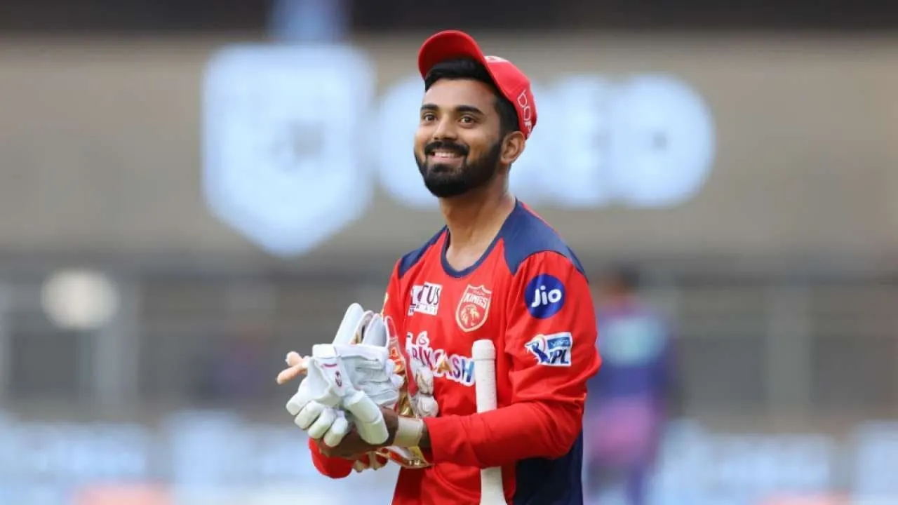KL Rahul scoring a rapid fifty against Punjab Kings