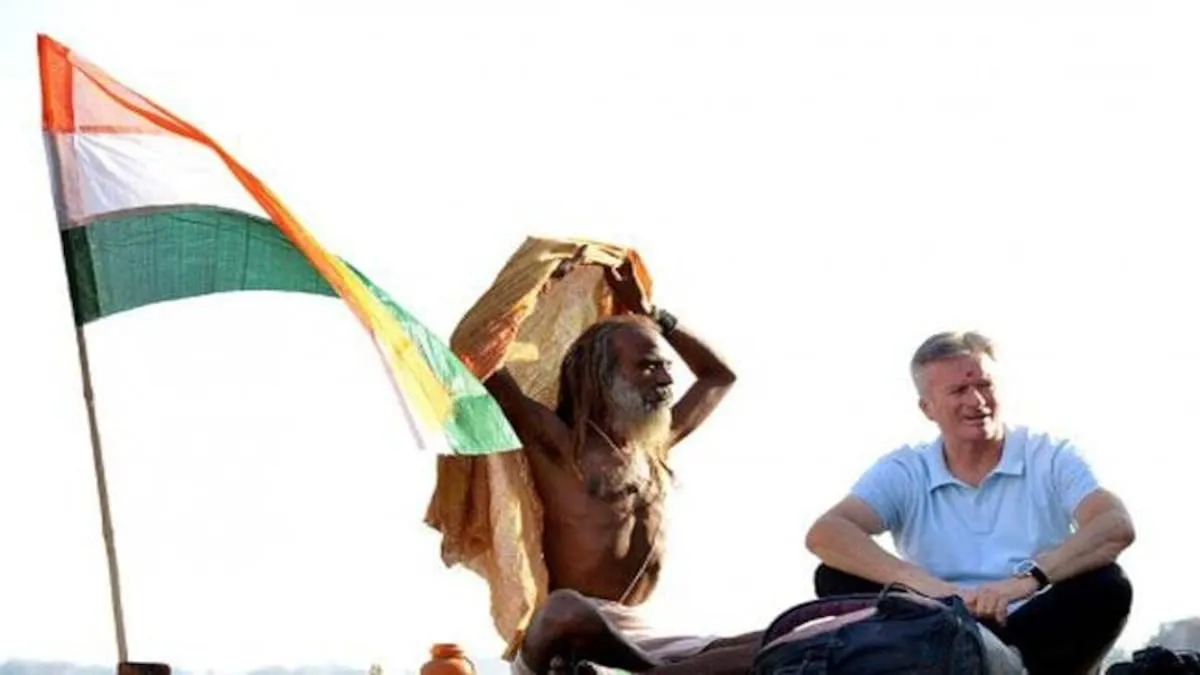 Steve Waugh visits banks of ganges in varanasi