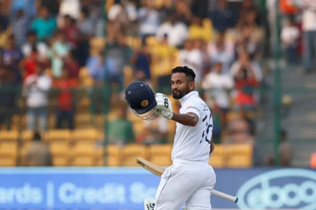 Sri Lanka all out for 208 in the second innings