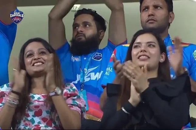 riashbh pant's gf isha negi