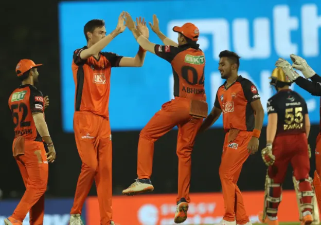 RCB vs SRH - SRH won by Wickets