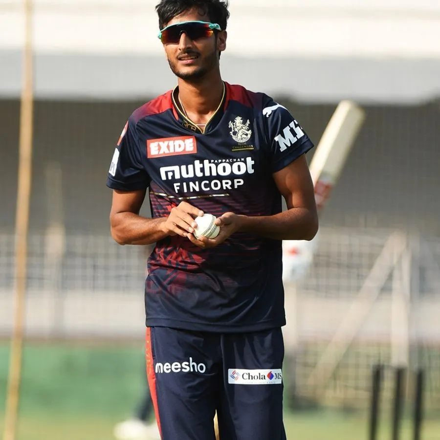 IPL 2022: दोस्त की सलाह ने बदली शाहबाज अहमद की जिंदगी, RCB के कोच ने सालों रखा भरोसा, तूफानी पारी से दिखाया दम | TV9 Bharatvarsh