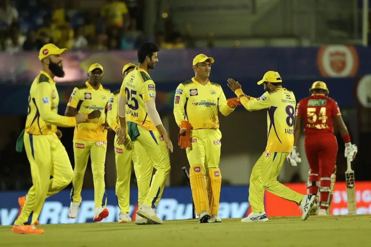  MS Dhoni showed sportsmanship