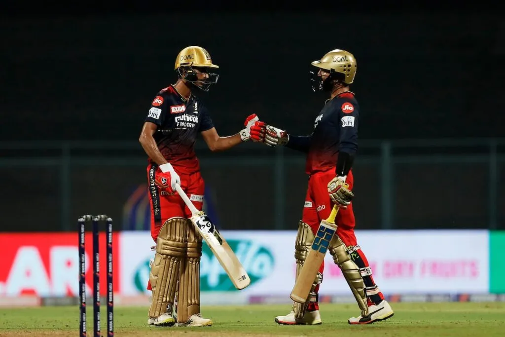 Royal Challengers Bangalore won by 4 wkts