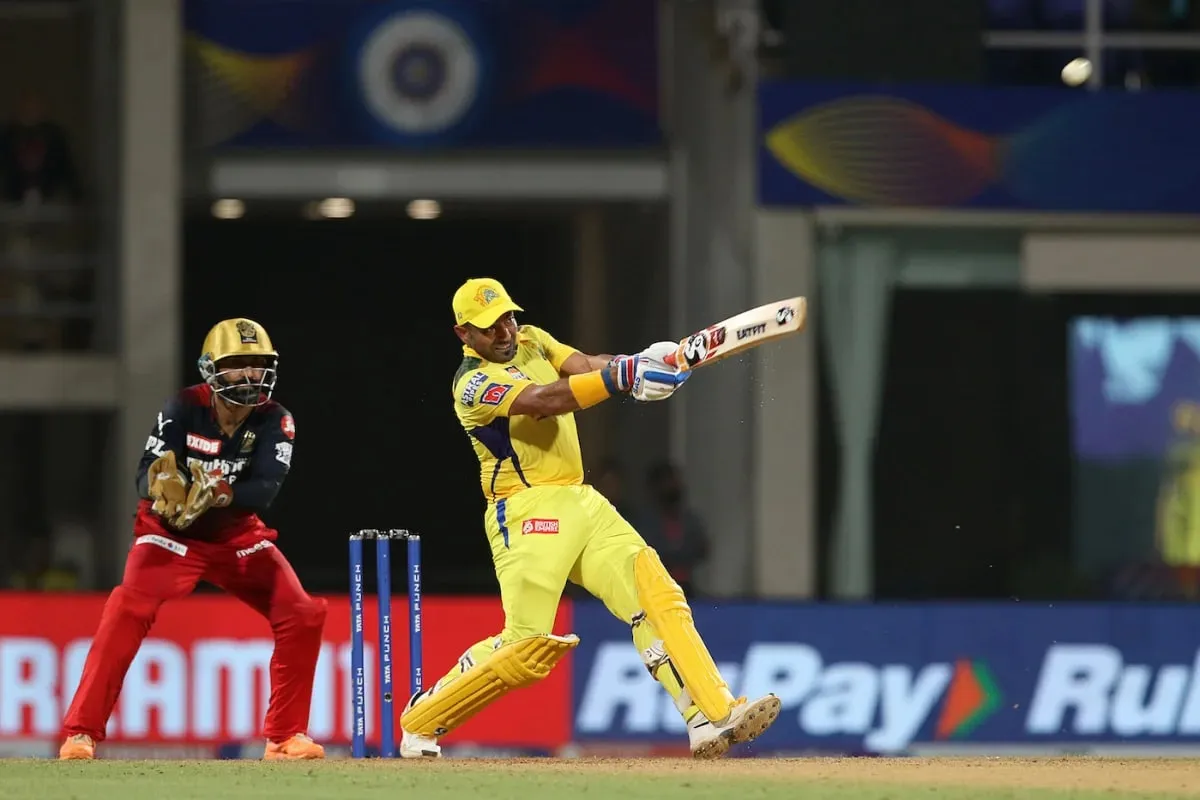  Siraj bowls a no ball to Robin Uthappa