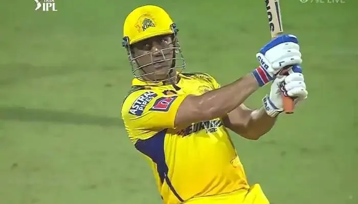 MS Dhoni vs MI