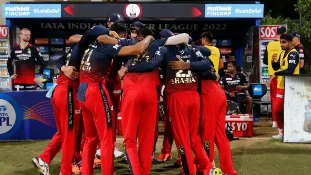 RCB Wearing Black Arm Band