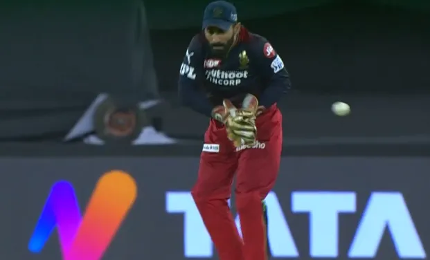 Dinesh karthik dropped Joss buttler catch