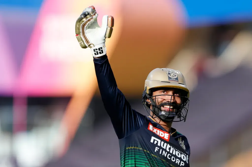  Dinesh Karthik 