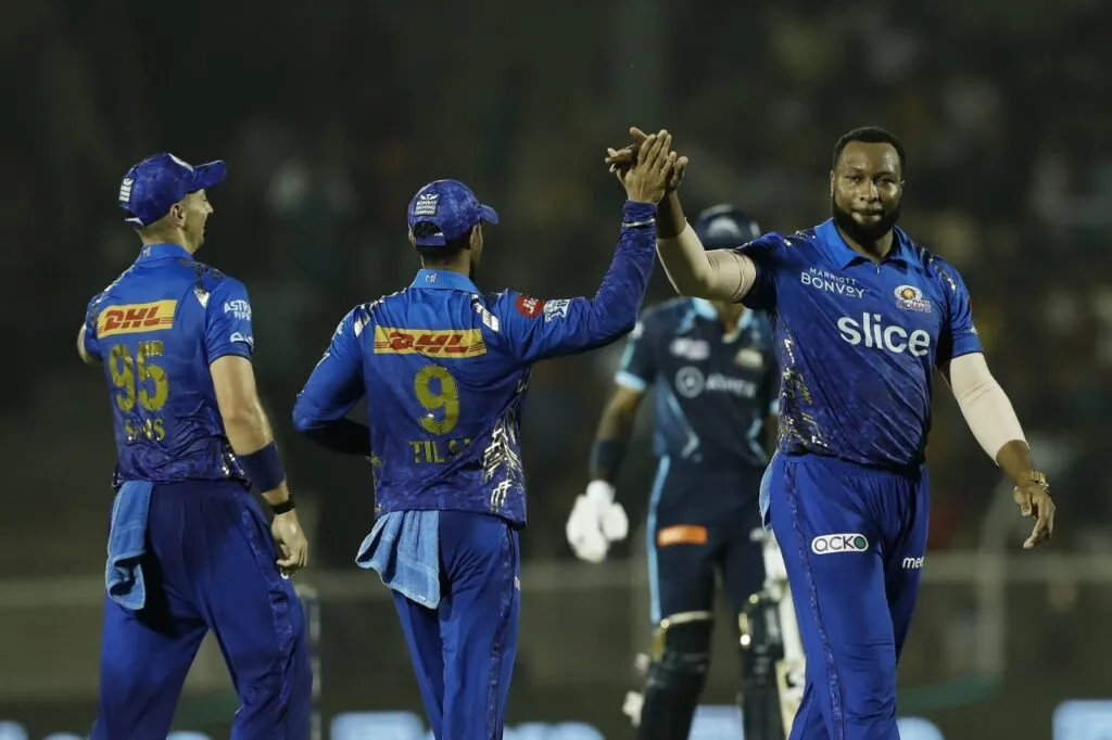  Mumbai Indians turned the match in the last 2 overs