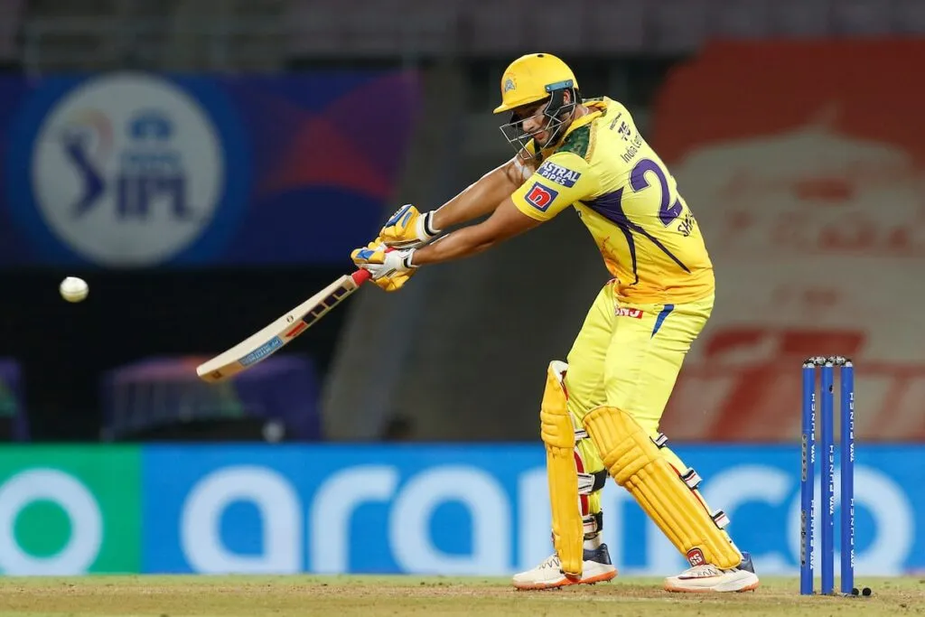 Shivam Dube And MS Dhoni Trend on twitter