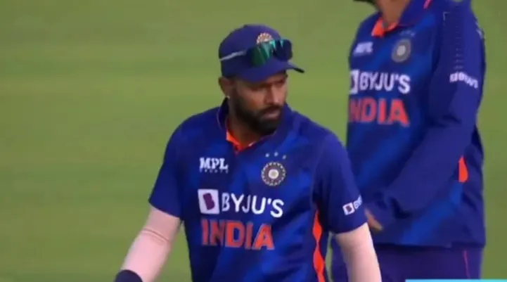 Hardik Pandya Abuse in Live Match vs IRE