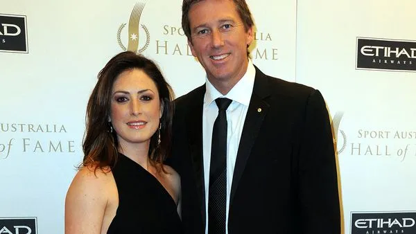 5 Cricketers who married a girl much younger than their age