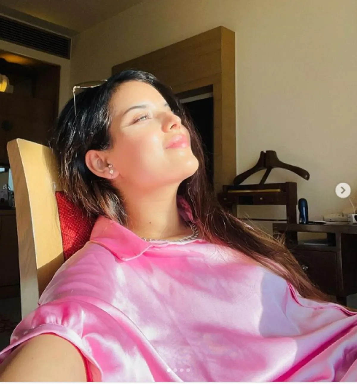 isha negi post latest insta reel