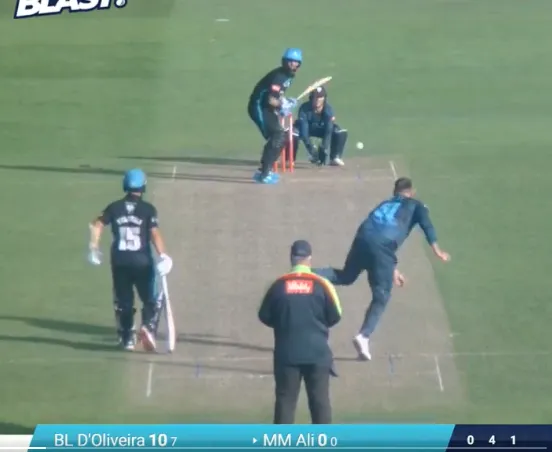 Moeen Ali Wicket VIDEO 