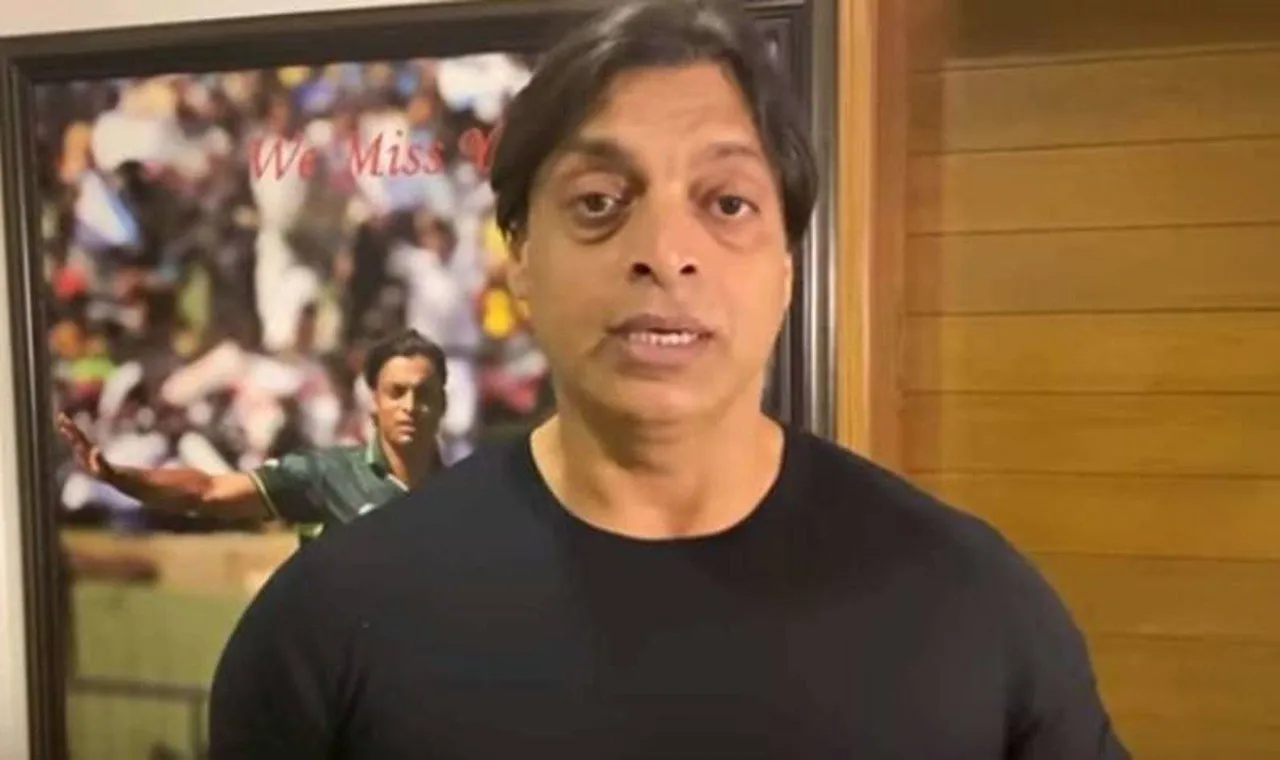  Shoaib Akhtar on Muttiah Muralitharan