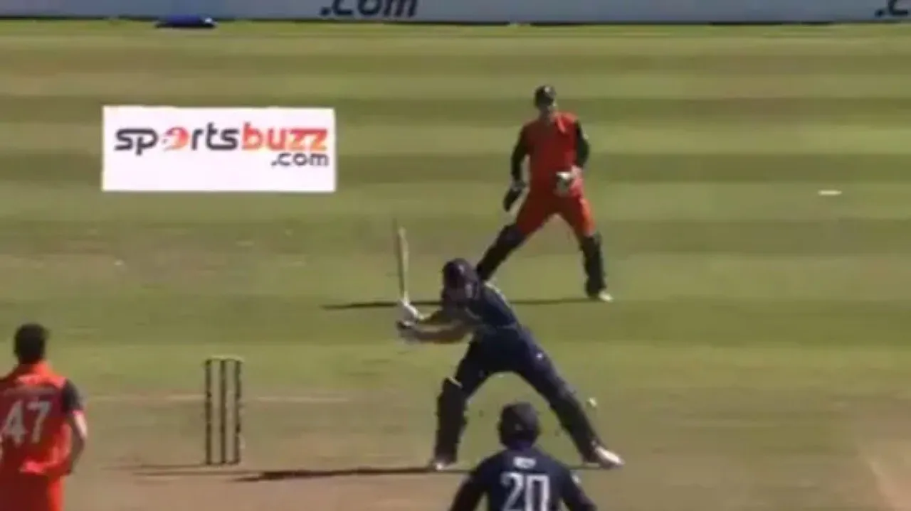  Jos buttler hit 2 bounce ball