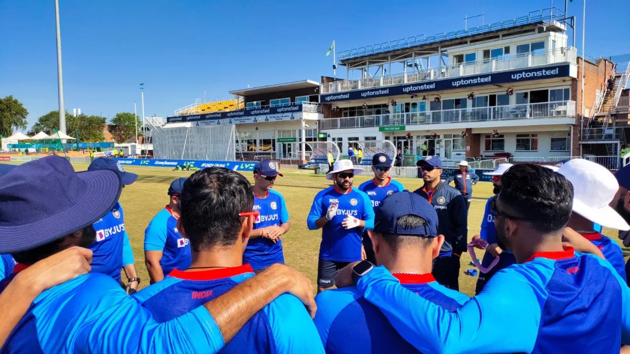  R Ashwin joins Team India in England
