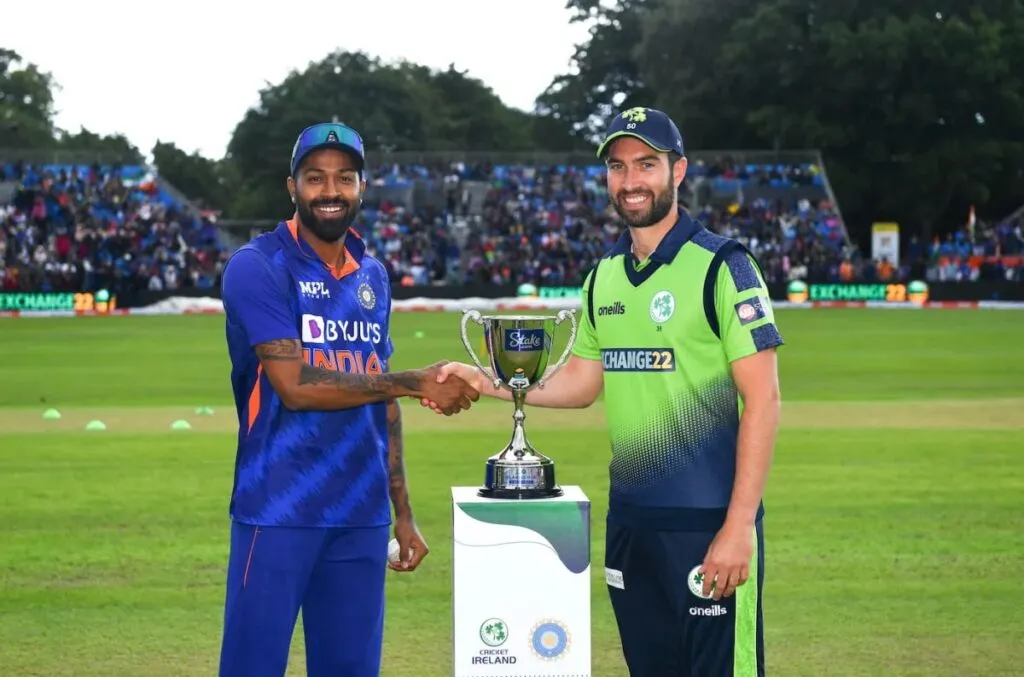Hardik Pandya 1st captain to bowl in T20
