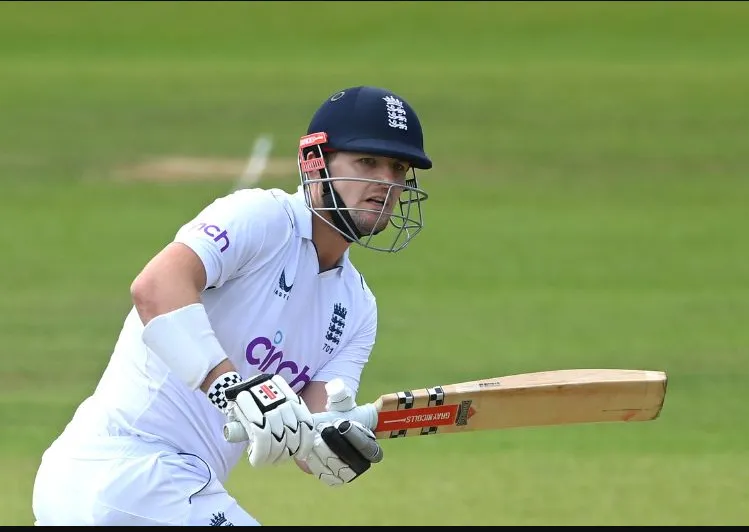  Alex Lees on Ravindra Jadeja