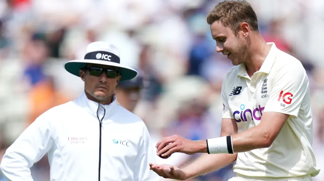 umpire richard scold stuart broad