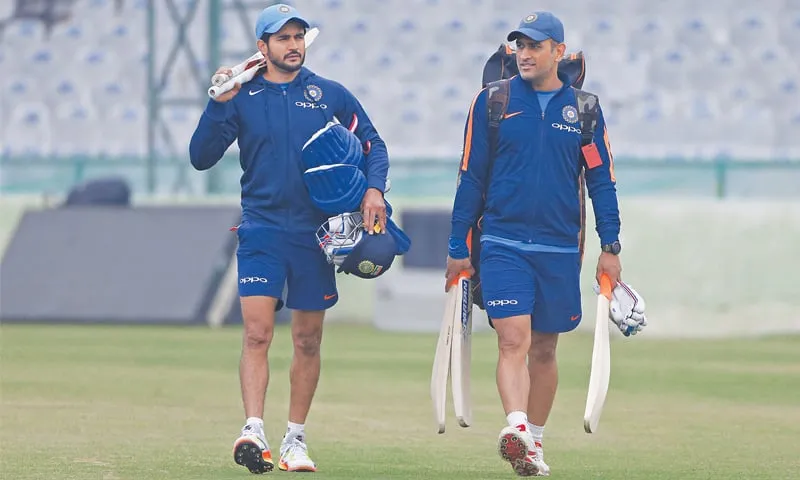 MS Dhoni and Manish Pandey