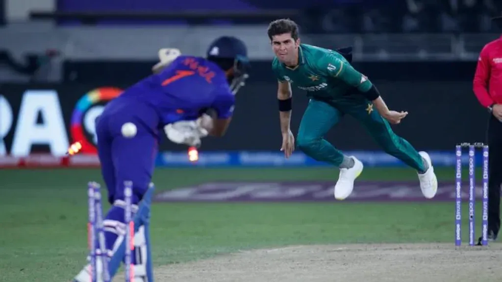Waqar Younis on top order indian batsmen