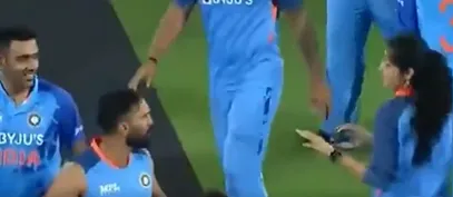 Dinesh Karthik angry over girl