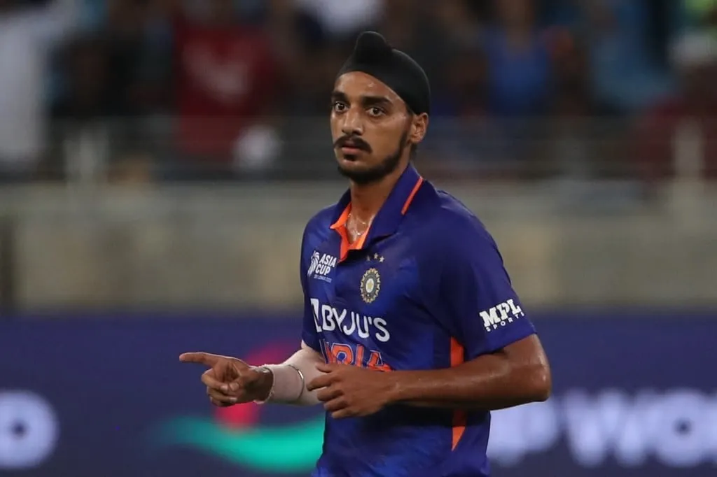  Aaqib Javed on Arshdeep Singh