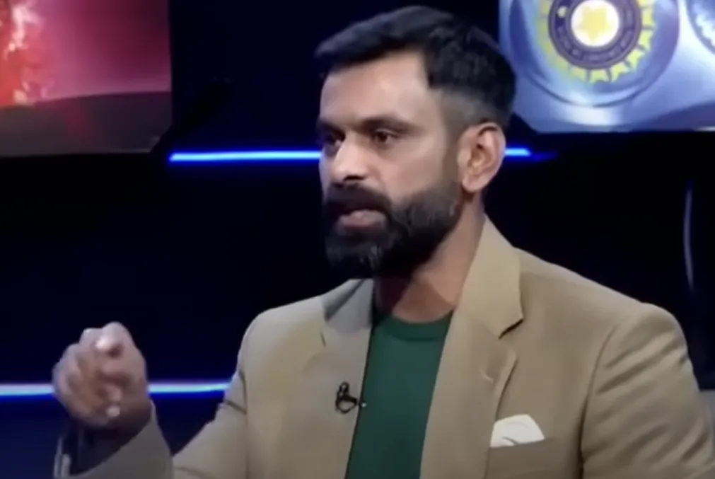 Mohammad Hafeez ने बाबर आजम को बताया 'पवित्र गाय', मचा बवाल