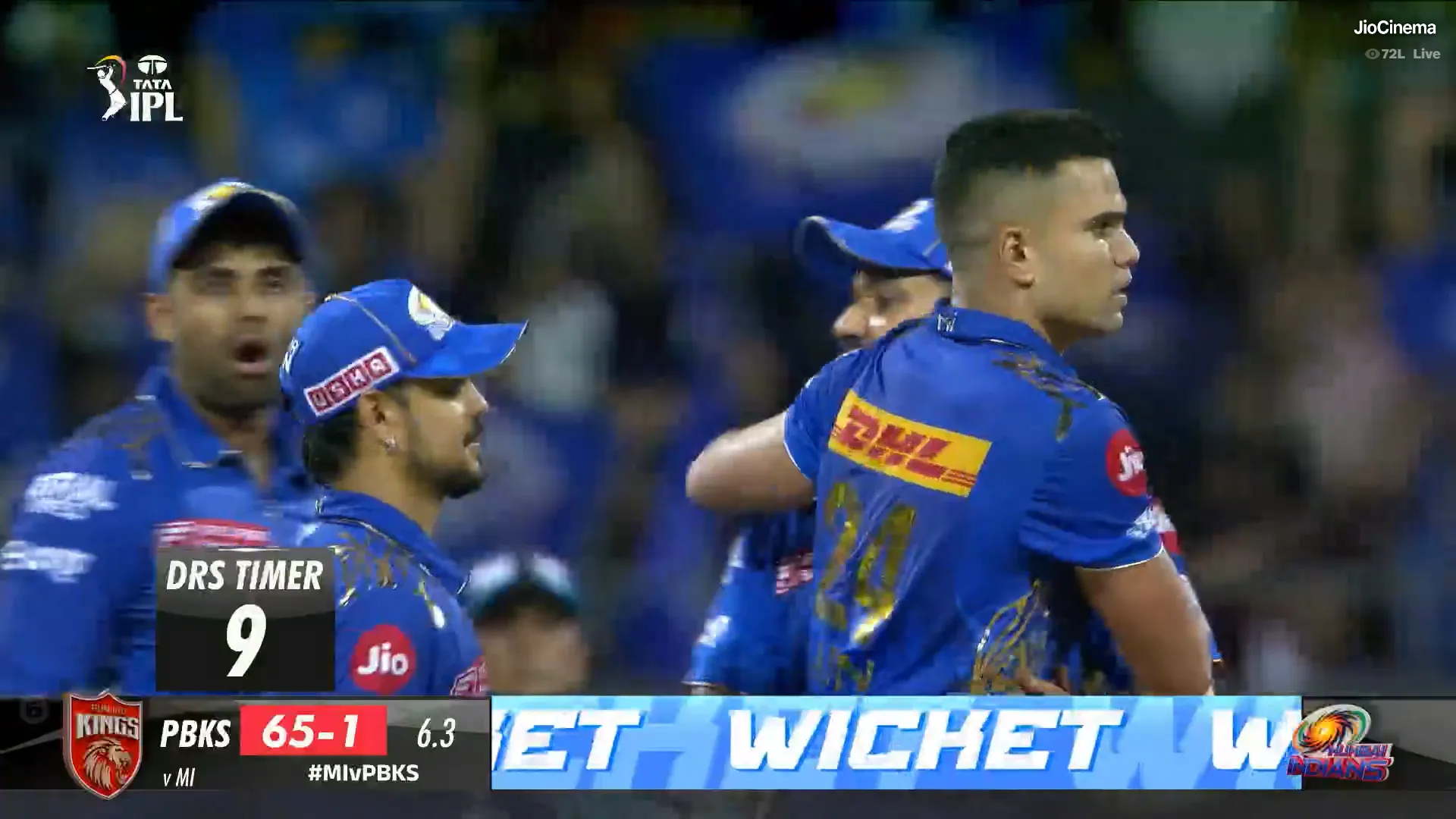 अथर्व का विकेट लेकर अर्जुन तेंदुलकर ने पिता सचिन के जन्मदिन पर दिया खास तोहफा, तो खुशी से झूम उठीं मां, वायरल हुआ VIDEO