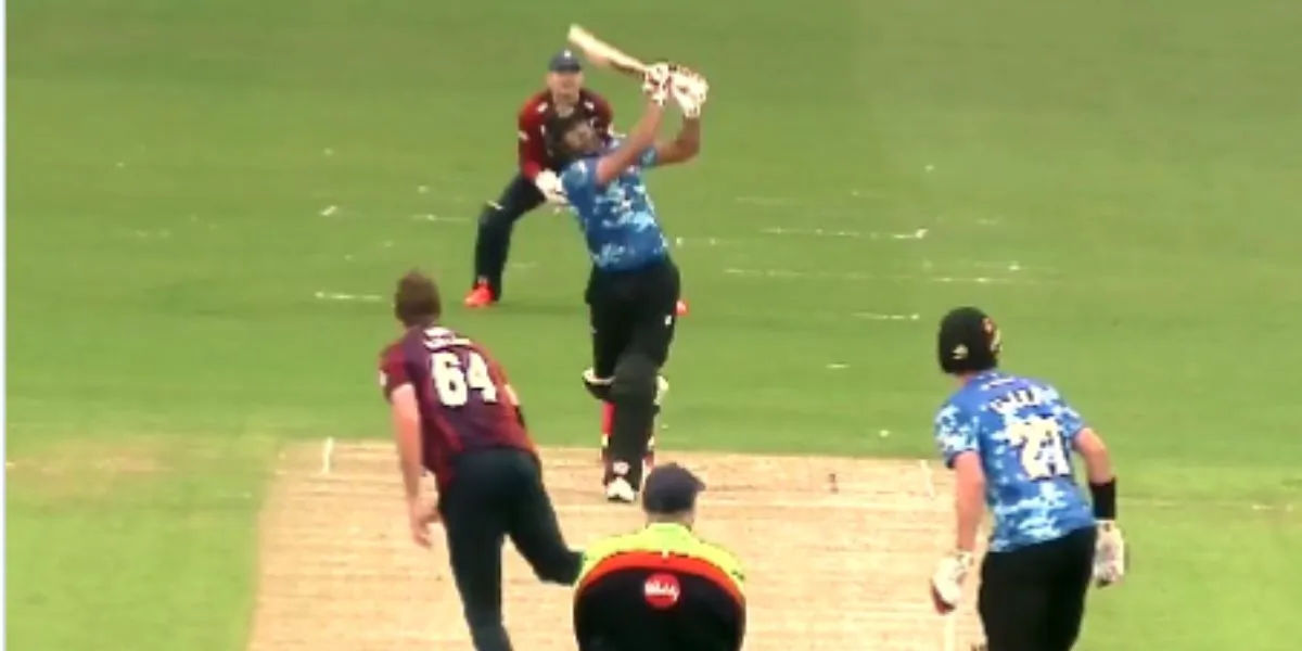 T20 Blast Ravi Bopara hits 108 runs on 53 balls against kent