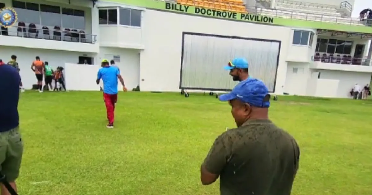  wi vs ind rain comes during press conferece 