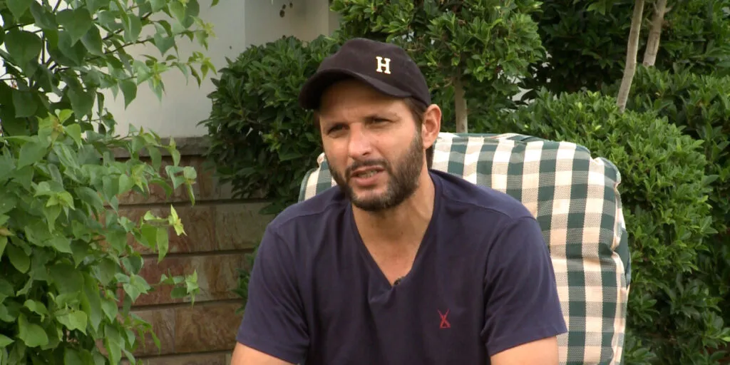 Gautam Gambhir and Shahid Afridi (1)