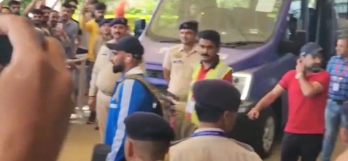 Hardik Pandya (4)