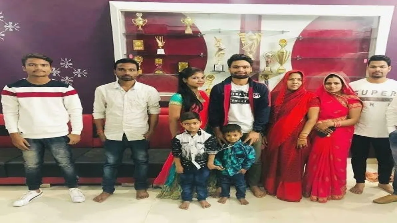 Rinku Singh Family