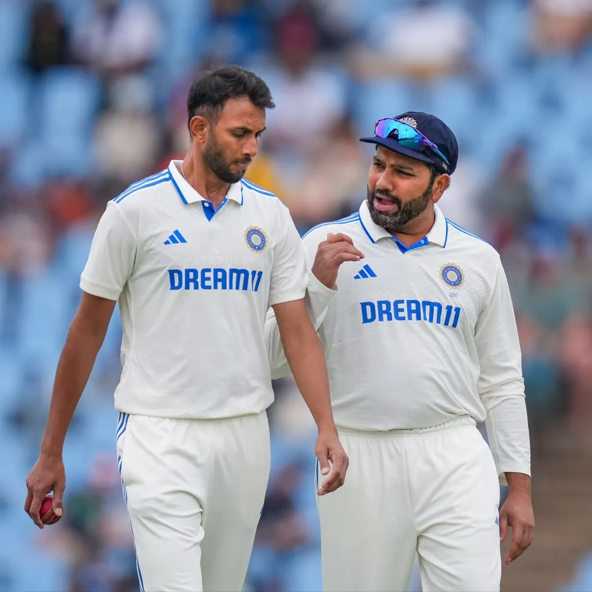 indias-captain-rohit-sharma-with-bowler-prasidh-krishna-on-day-2-pti-275504712-1x1_2