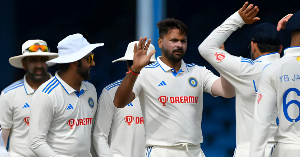 मुकेश कुमार नहीं, बल्कि ये 3 खिलाड़ी थे IND vs ENG टेस्ट सीरीज खेलने के असली हकदार, साजिश के चलते हुए बाहर