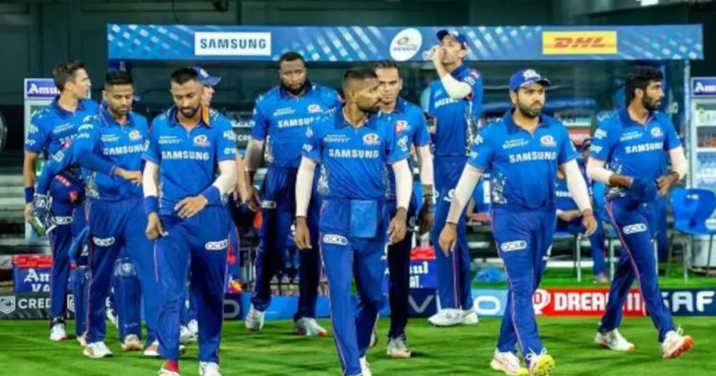 IPL 2024 में MI के इन 3 गेंदबाजों पर नजर रहेगी, जो पलक झपकते ही बल्लेबाज का कर देते हैं काम तमाम 